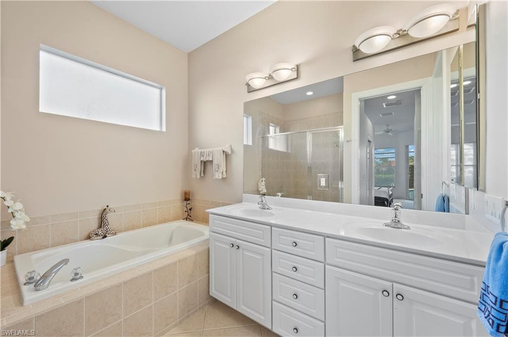 6943 Amen Corner Ct, Naples, FL 34113-19