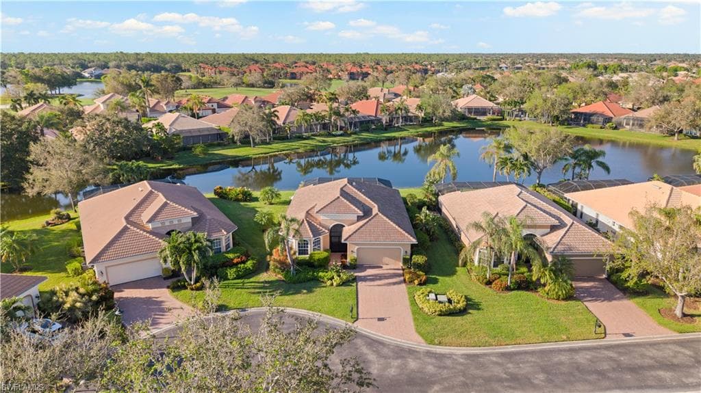 6943 Amen Corner Ct, Naples, FL 34113-6