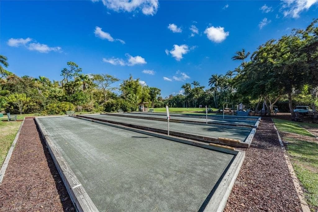 104 Wilderness Dr 341, Naples, FL 34105-36