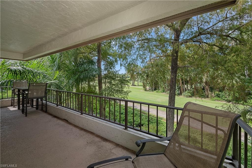 104 Wilderness Dr 341, Naples, FL 34105-4