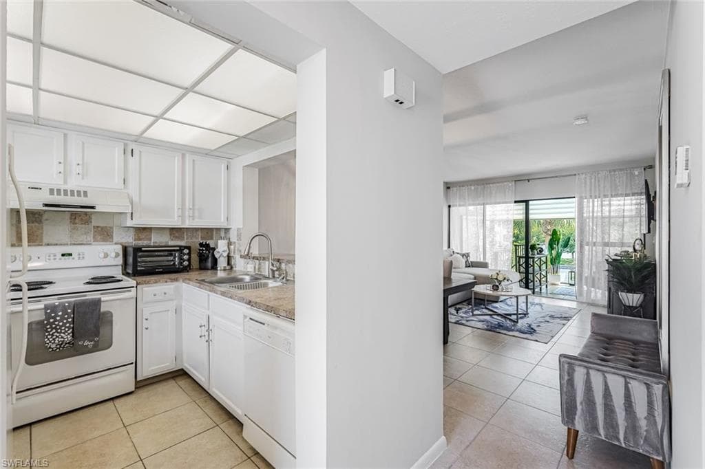 807 River Point Dr 102d, Naples, FL 34102-13