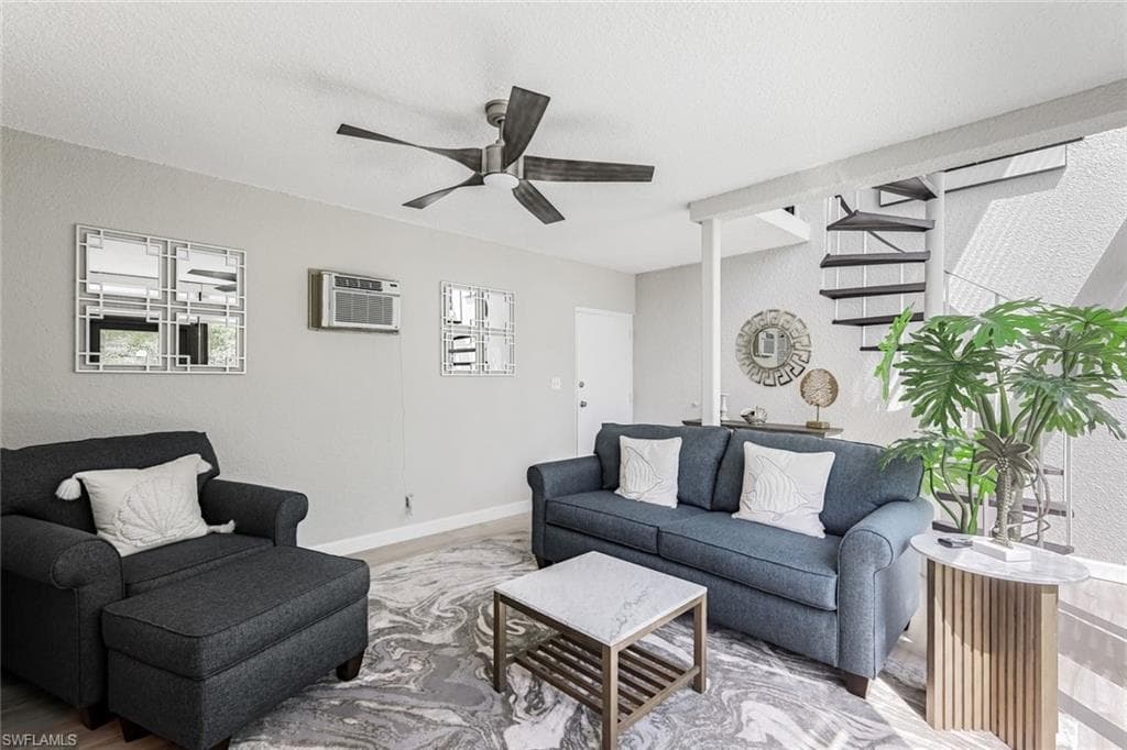 807 River Point Dr 102d, Naples, FL 34102-19