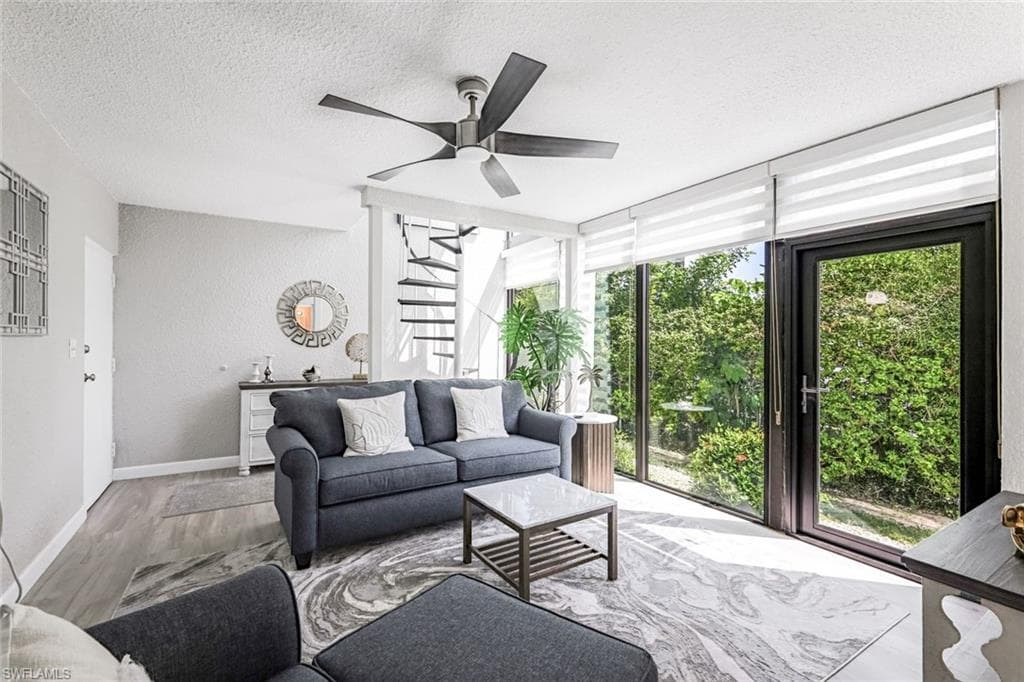 807 River Point Dr 102d, Naples, FL 34102-5