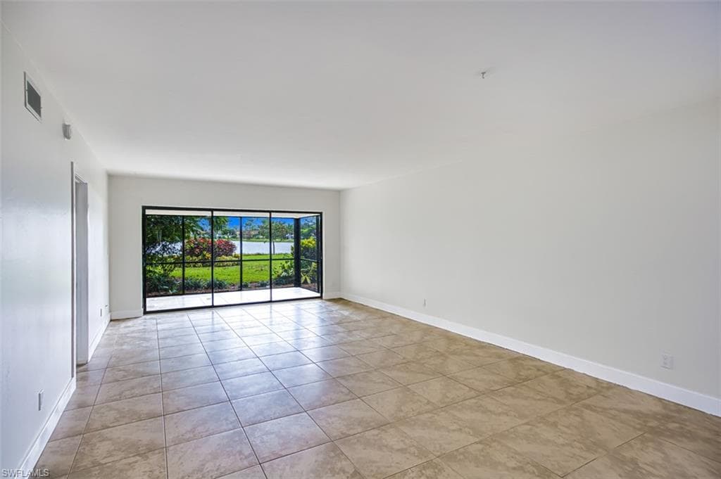1798 Kings Lake Blvd 104, Naples, FL 34112-10