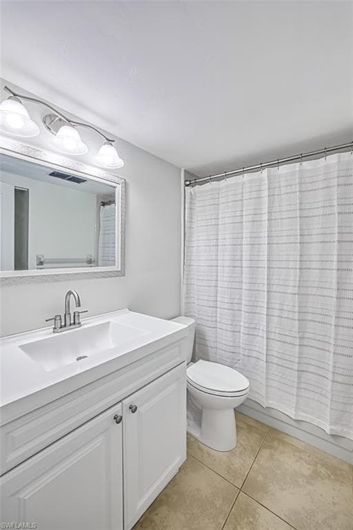 1798 Kings Lake Blvd 104, Naples, FL 34112-25