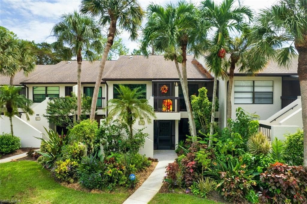 1798 Kings Lake Blvd 104, Naples, FL 34112-2