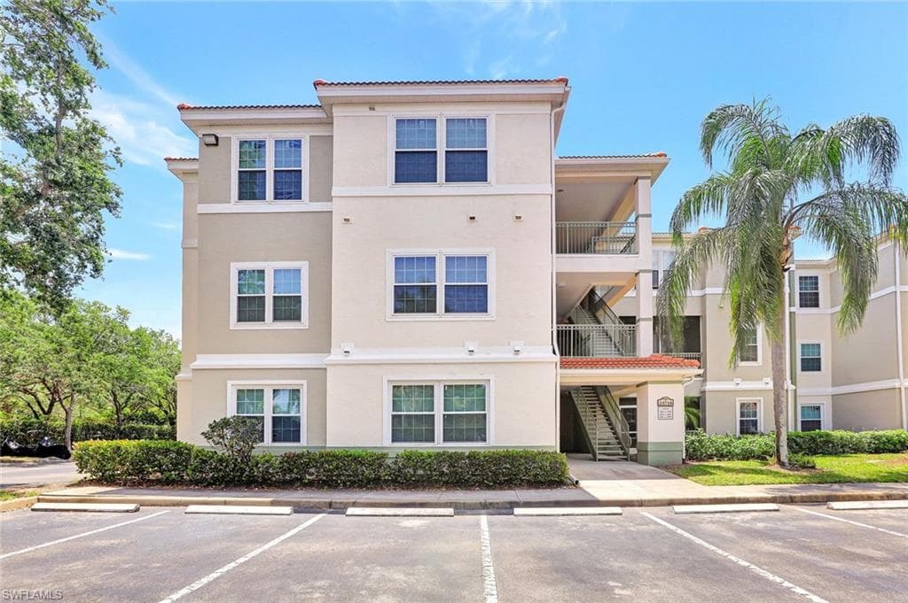 23520 Walden Center Dr 303, Estero, FL 34134-2