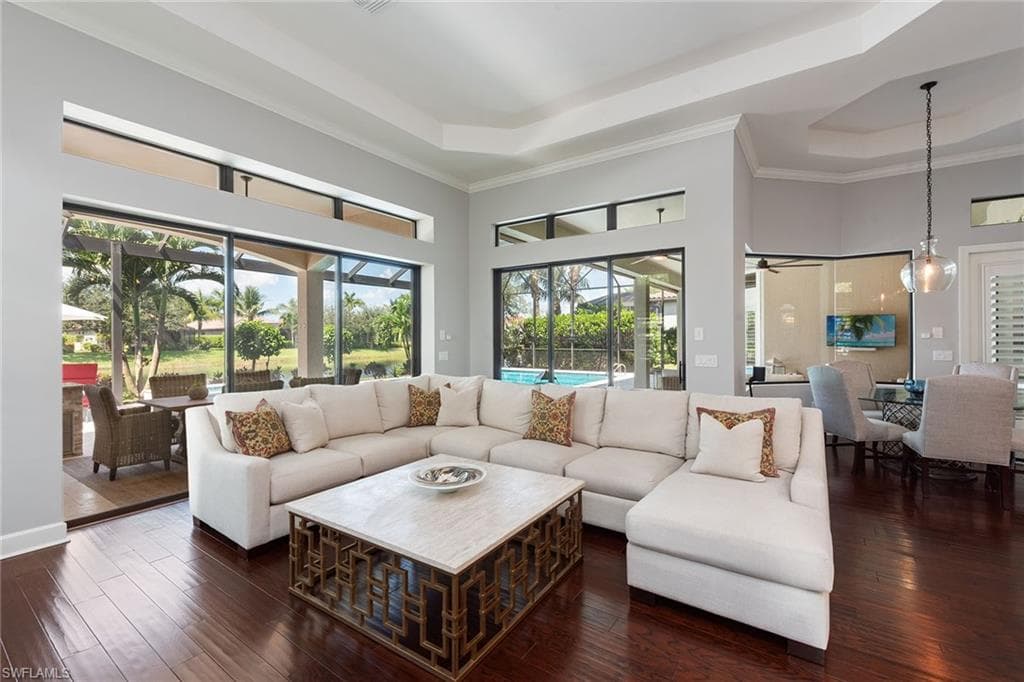 3193 Olympia Ln, Naples, FL 34114-8