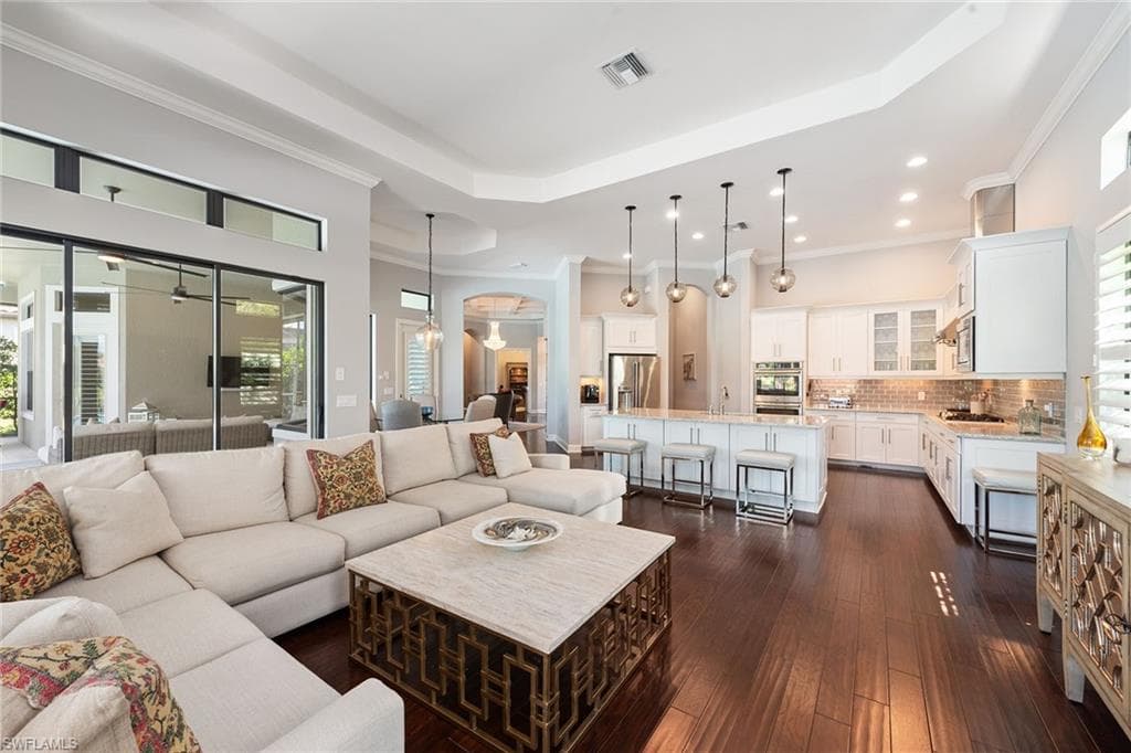 3193 Olympia Ln, Naples, FL 34114-9