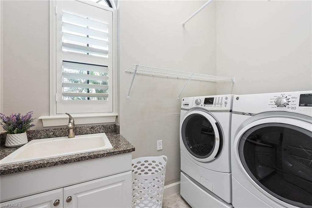 3193 Olympia Ln, Naples, FL 34114-24