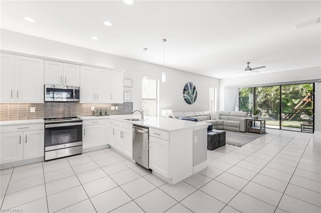 11643 Riverstone Ln, Fort Myers, FL 33913-4