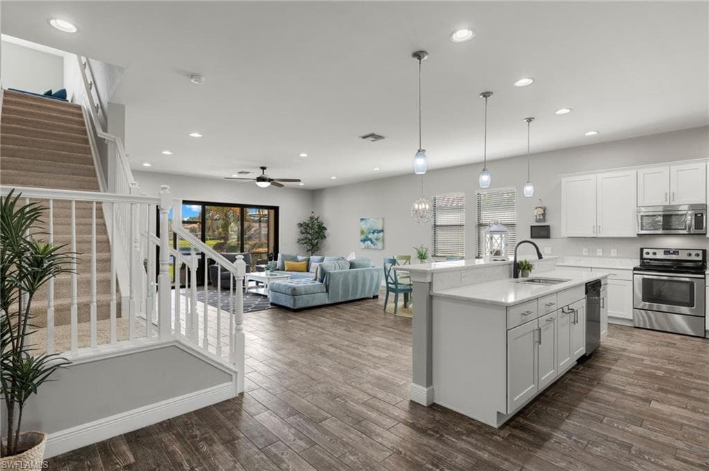 4711 Abaca Cir, Naples, FL 34119-4