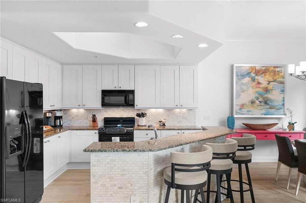 1055 Sandpiper St H-202, Naples, FL 34102-10