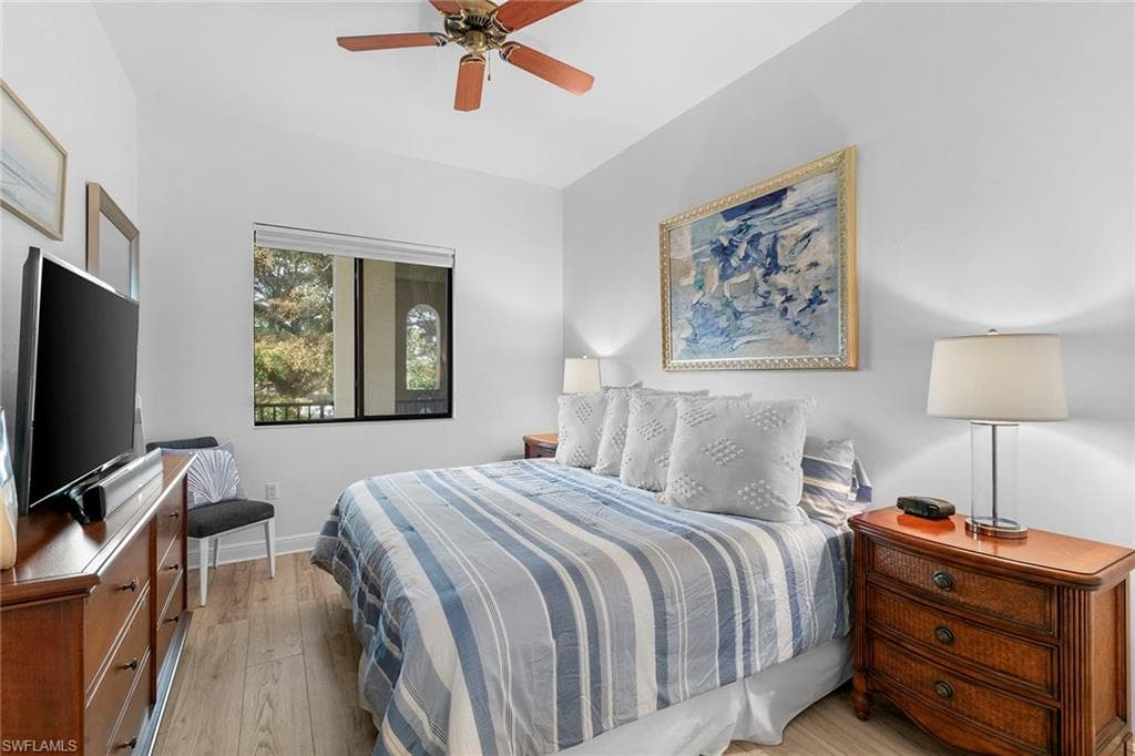 1055 Sandpiper St H-202, Naples, FL 34102-16