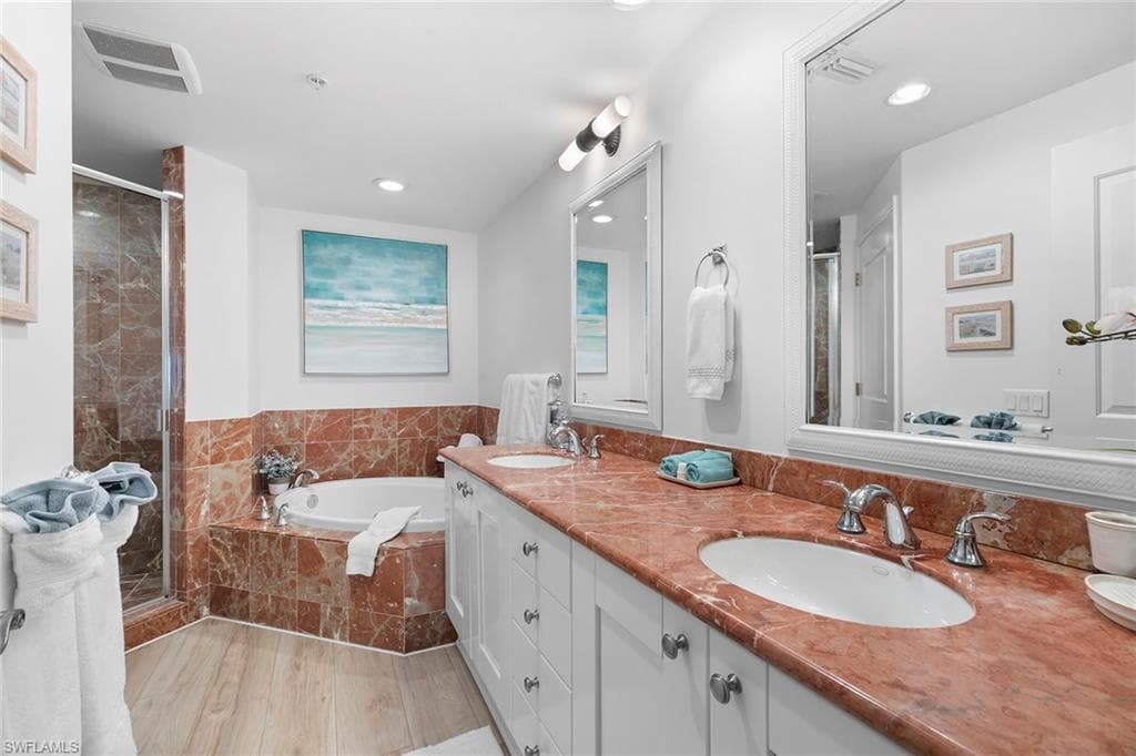 1055 Sandpiper St H-202, Naples, FL 34102-18