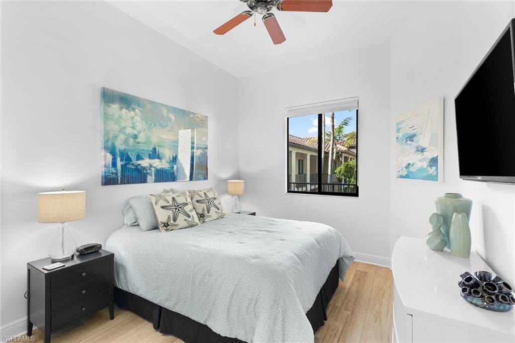 1055 Sandpiper St H-202, Naples, FL 34102-20