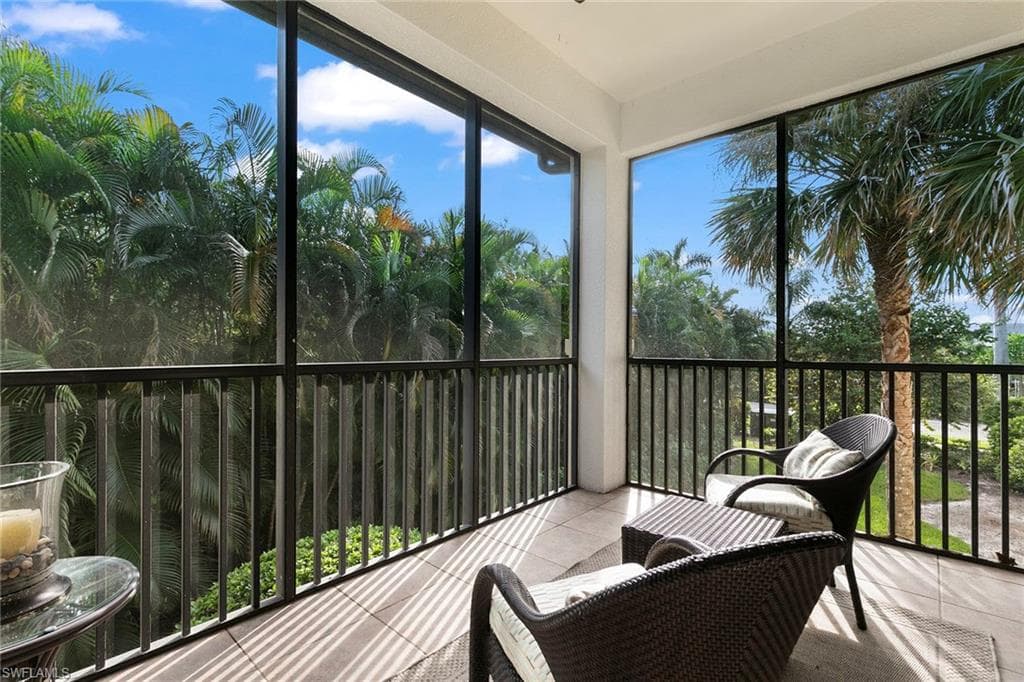 1055 Sandpiper St H-202, Naples, FL 34102-23