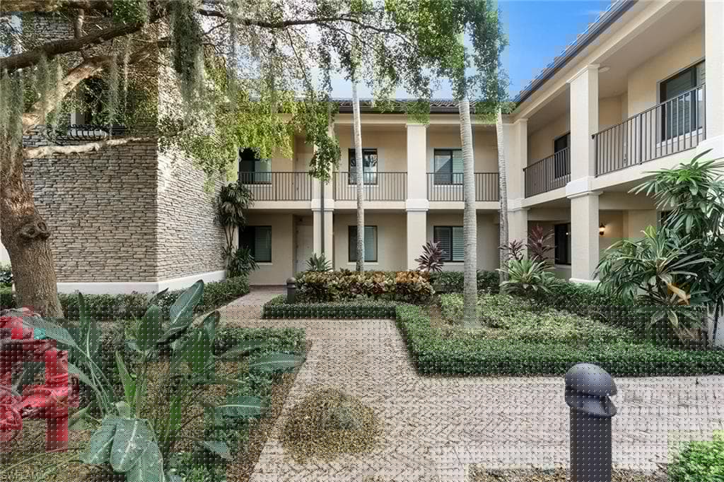 1055 Sandpiper St H-202, Naples, FL 34102-27