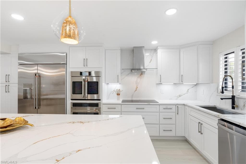 990 8th St S 1b, Naples, FL 34102-6