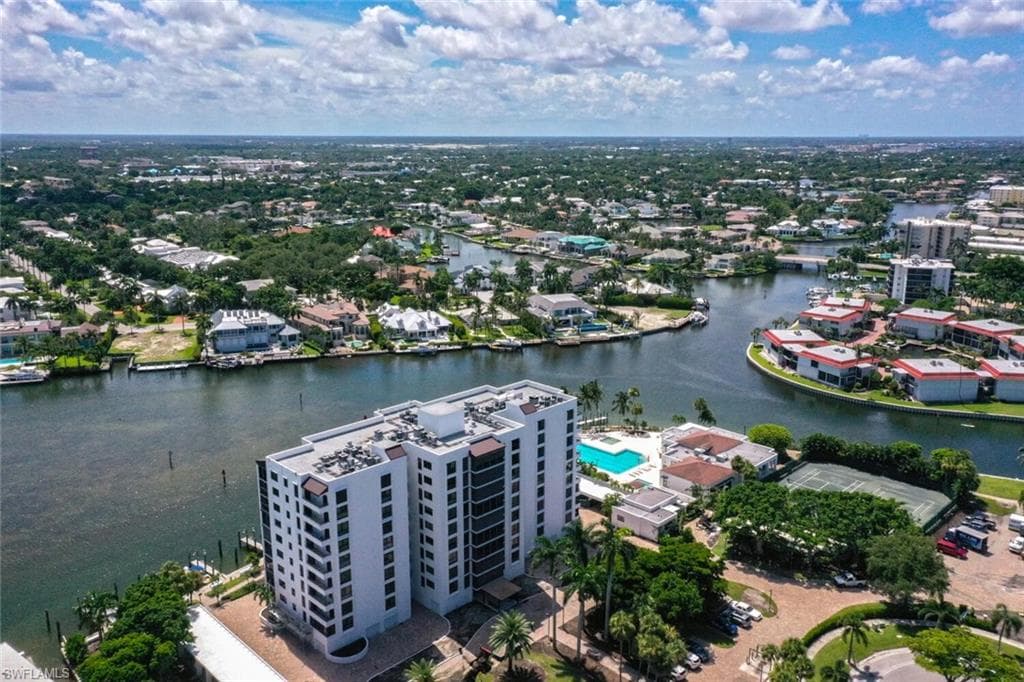 2400 Gulf Shore Blvd N 604, Naples, FL 34103-5