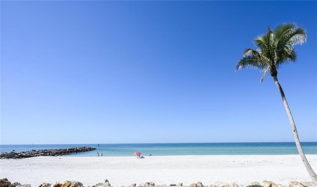 2400 Gulf Shore Blvd N 604, Naples, FL 34103-6