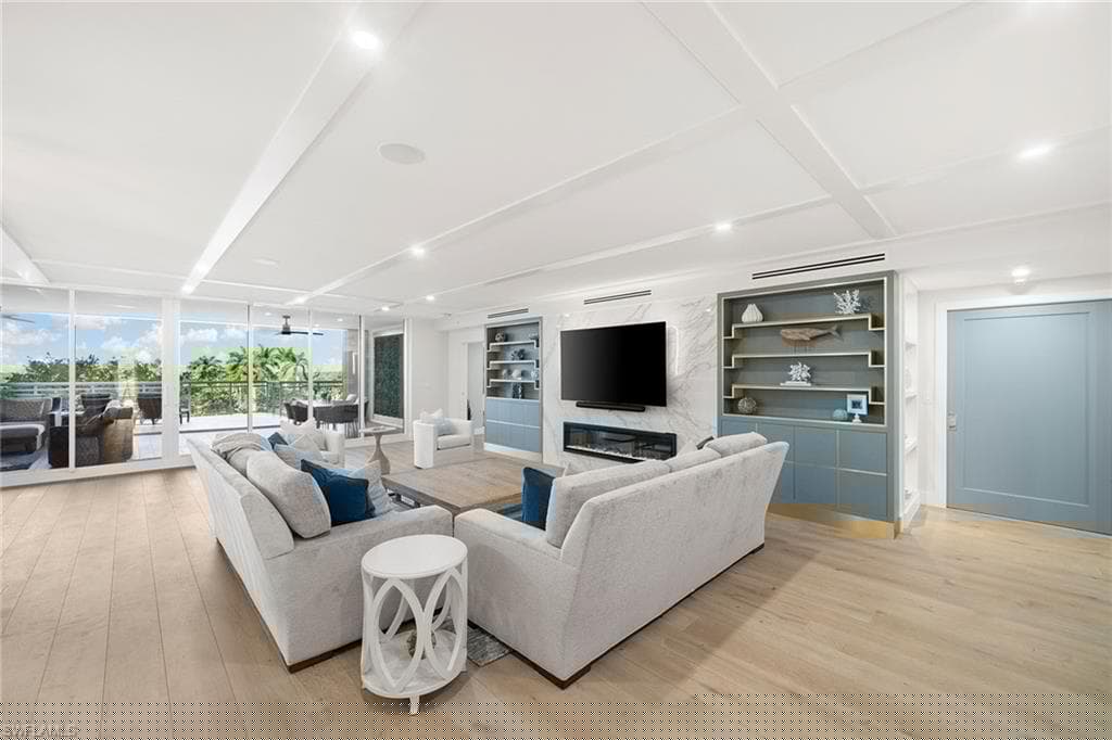 13935 Old Coast Rd 305, Naples, FL 34110-14