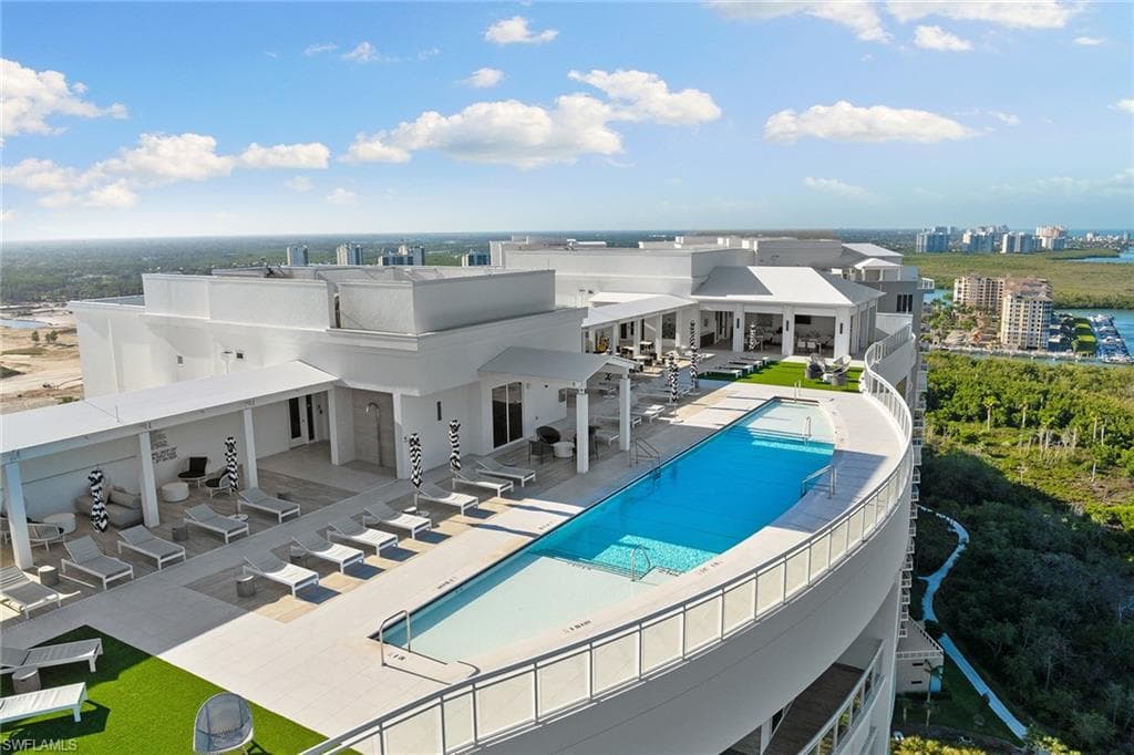 13935 Old Coast Rd 305, Naples, FL 34110-5