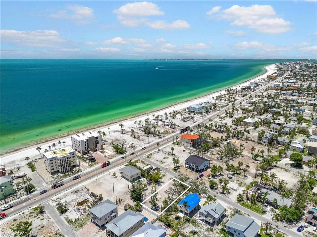 116 Bayview Ave, Fort Myers Beach, FL 33931-4