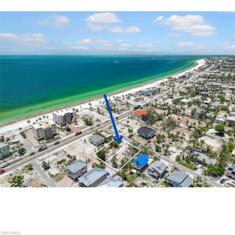 110 Bayview Ave, Fort Myers Beach, FL 33931-1