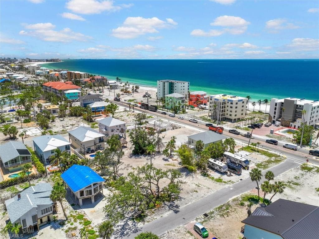 110 Bayview Ave, Fort Myers Beach, FL 33931-4