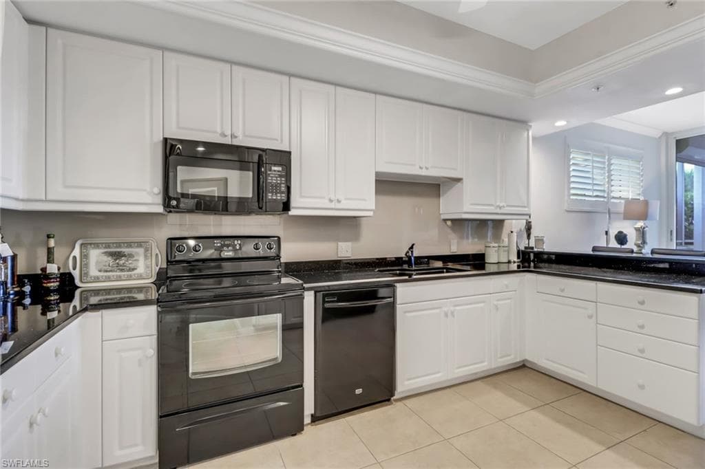 325 Dunes Blvd Terrace 2, Naples, FL 34110-11