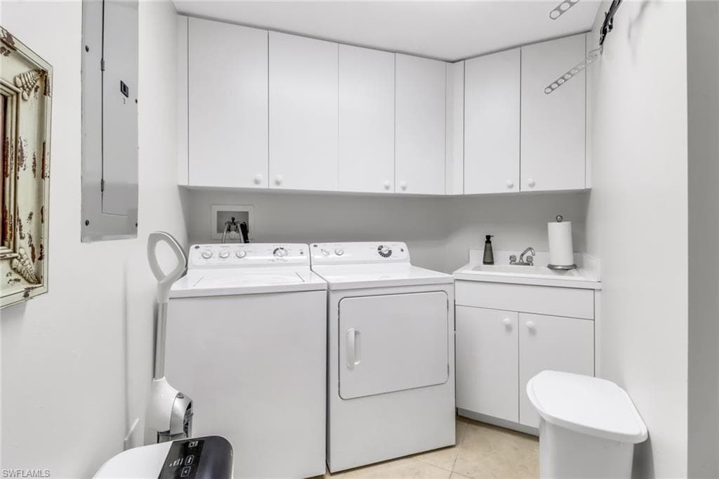 325 Dunes Blvd Terrace 2, Naples, FL 34110-21
