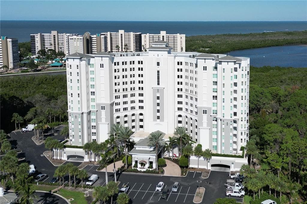 325 Dunes Blvd Terrace 2, Naples, FL 34110-2