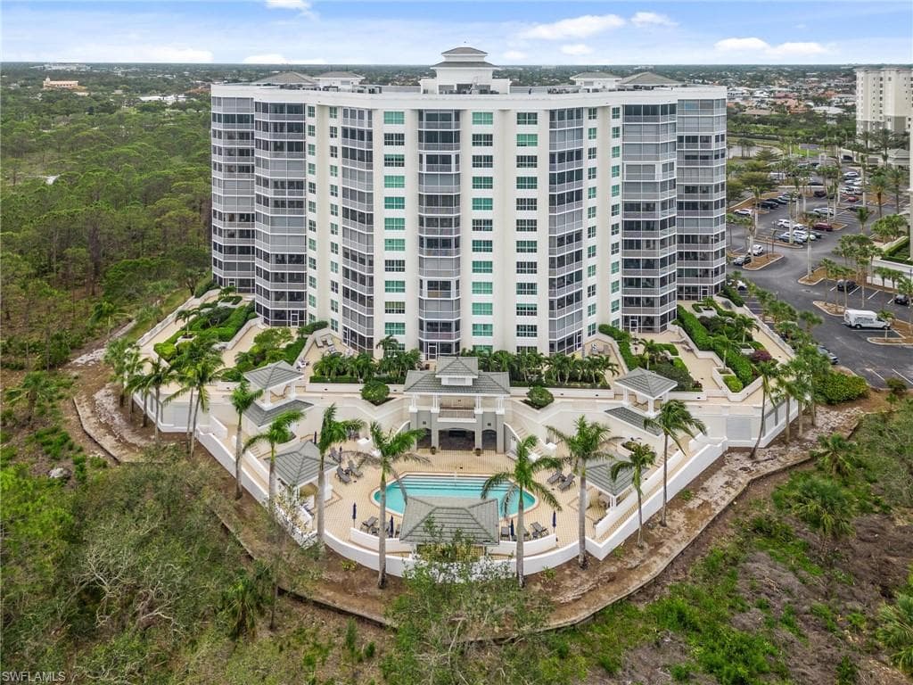 325 Dunes Blvd Terrace 2, Naples, FL 34110-31