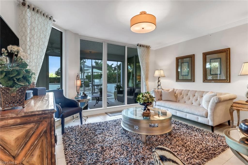 325 Dunes Blvd Terrace 2, Naples, FL 34110-6