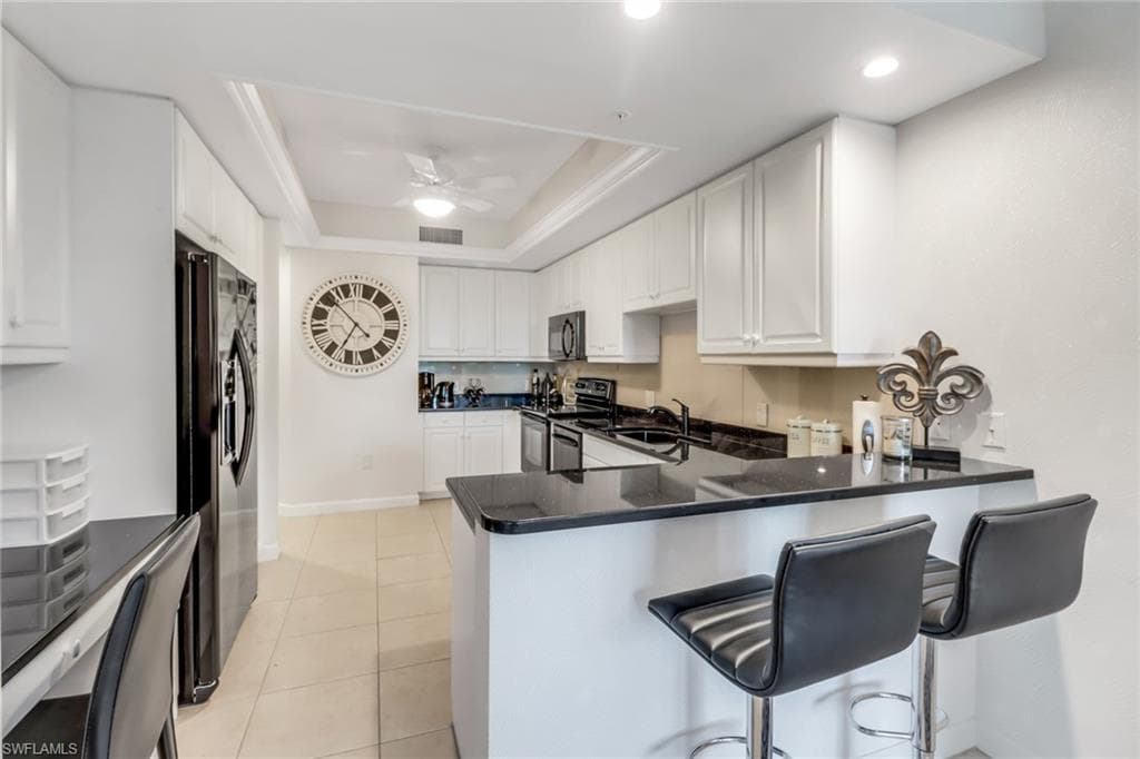 325 Dunes Blvd Terrace 2, Naples, FL 34110-8