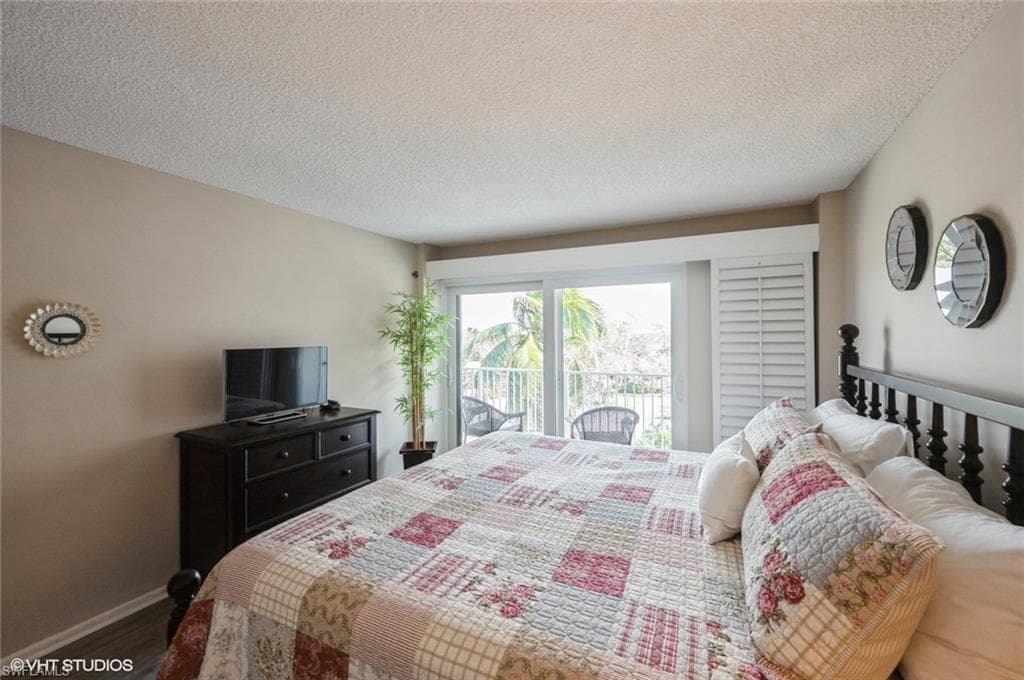 1300 Gulf Shore Blvd N 505, Naples, FL 34102-22