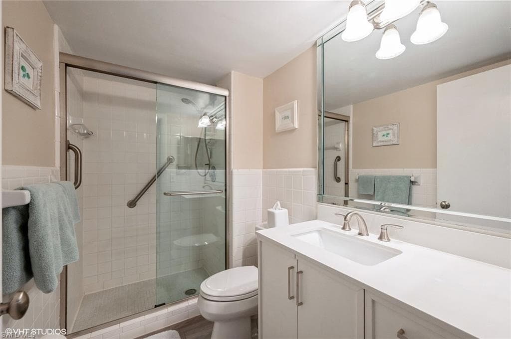 1300 Gulf Shore Blvd N 505, Naples, FL 34102-23