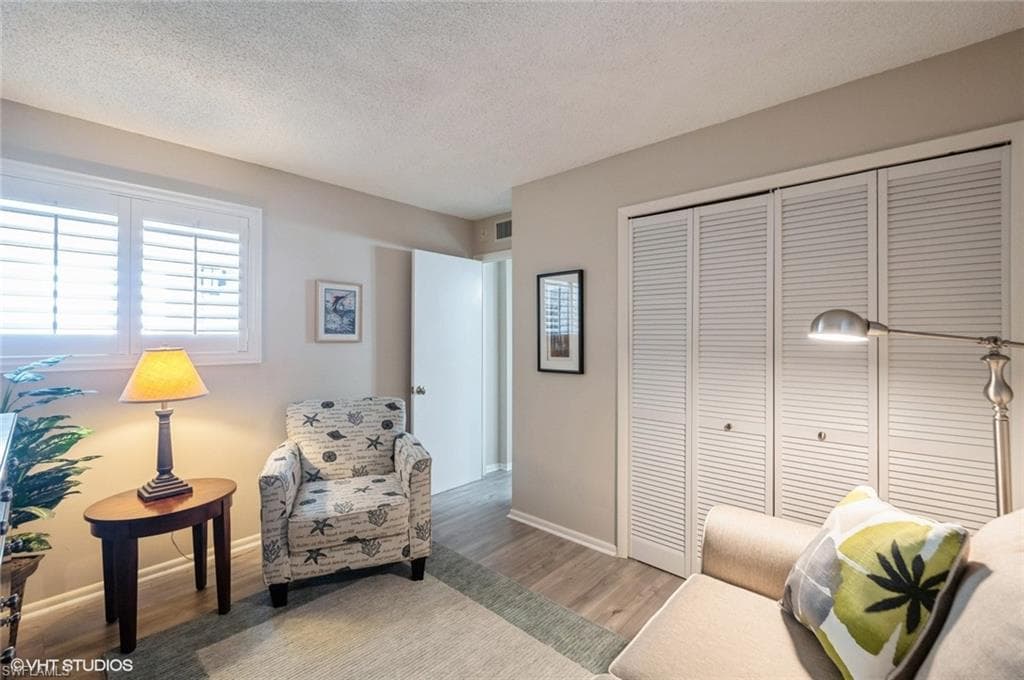 1300 Gulf Shore Blvd N 505, Naples, FL 34102-25