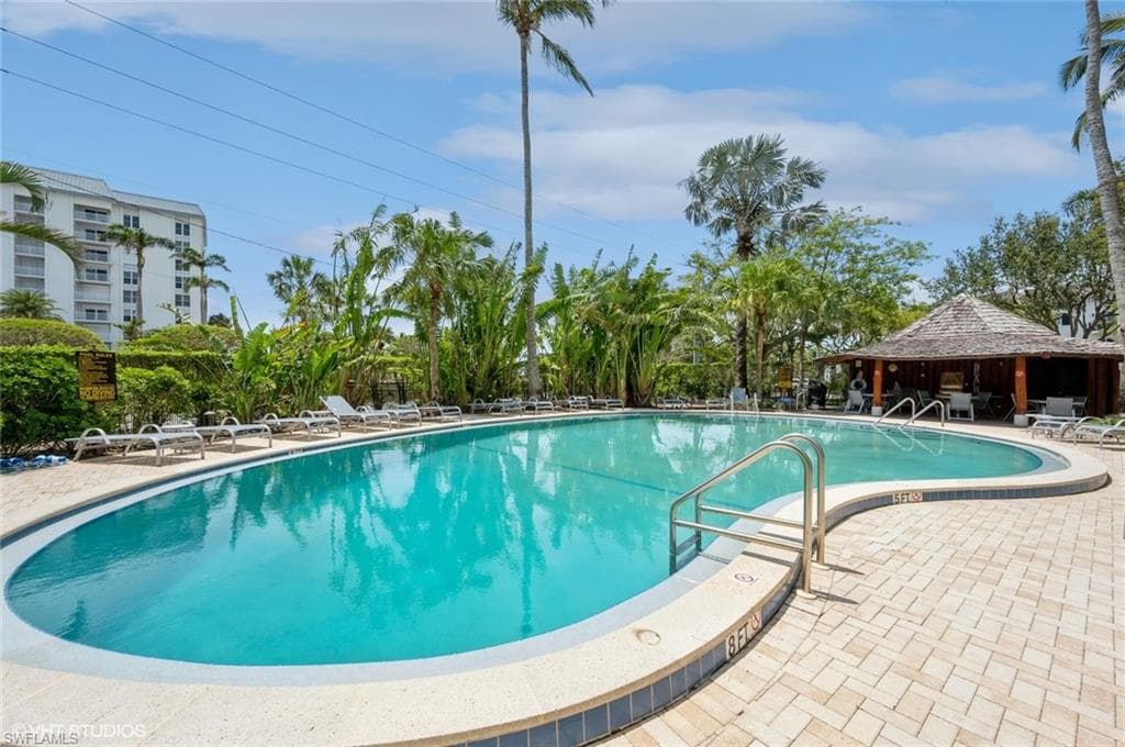 1300 Gulf Shore Blvd N 505, Naples, FL 34102-32