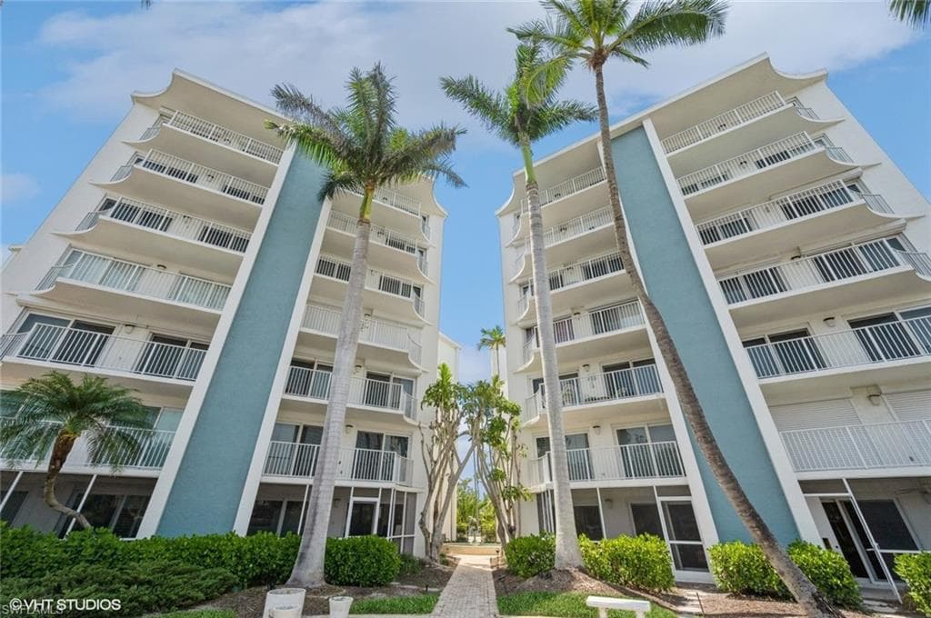 1300 Gulf Shore Blvd N 505, Naples, FL 34102-34
