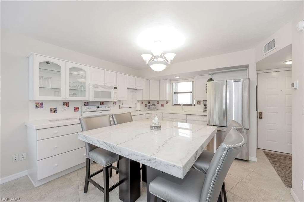 1007 Anglers Cv J204, Marco Island, FL 34145-4