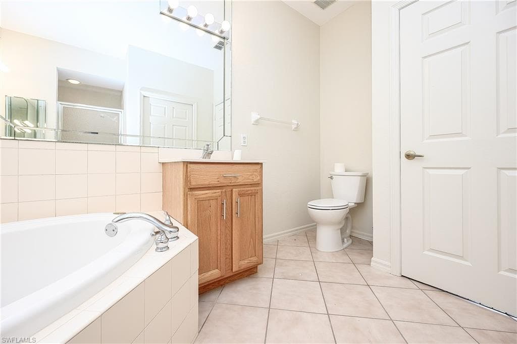 7670 Meadow Lakes Dr 1501, Naples, FL 34104-11