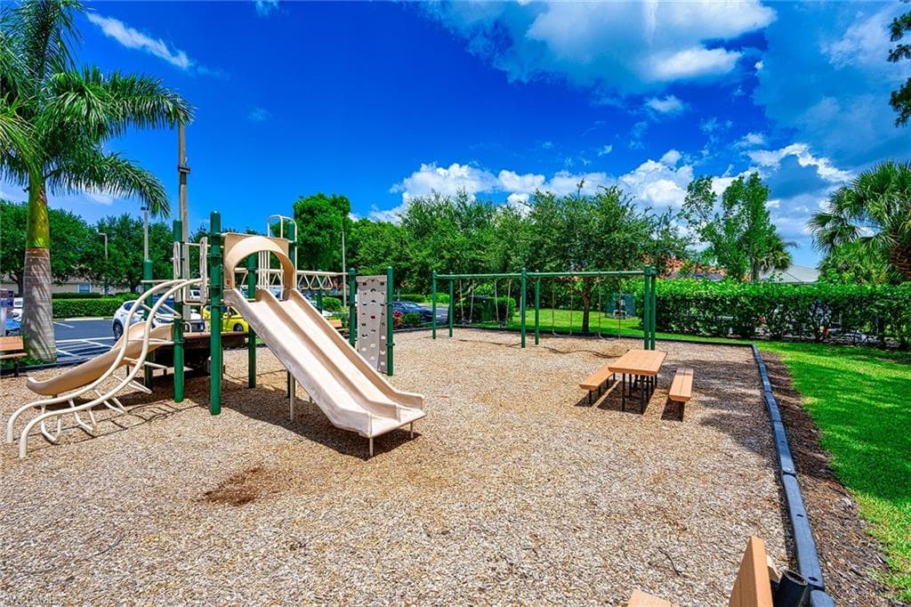 7670 Meadow Lakes Dr 1501, Naples, FL 34104-20