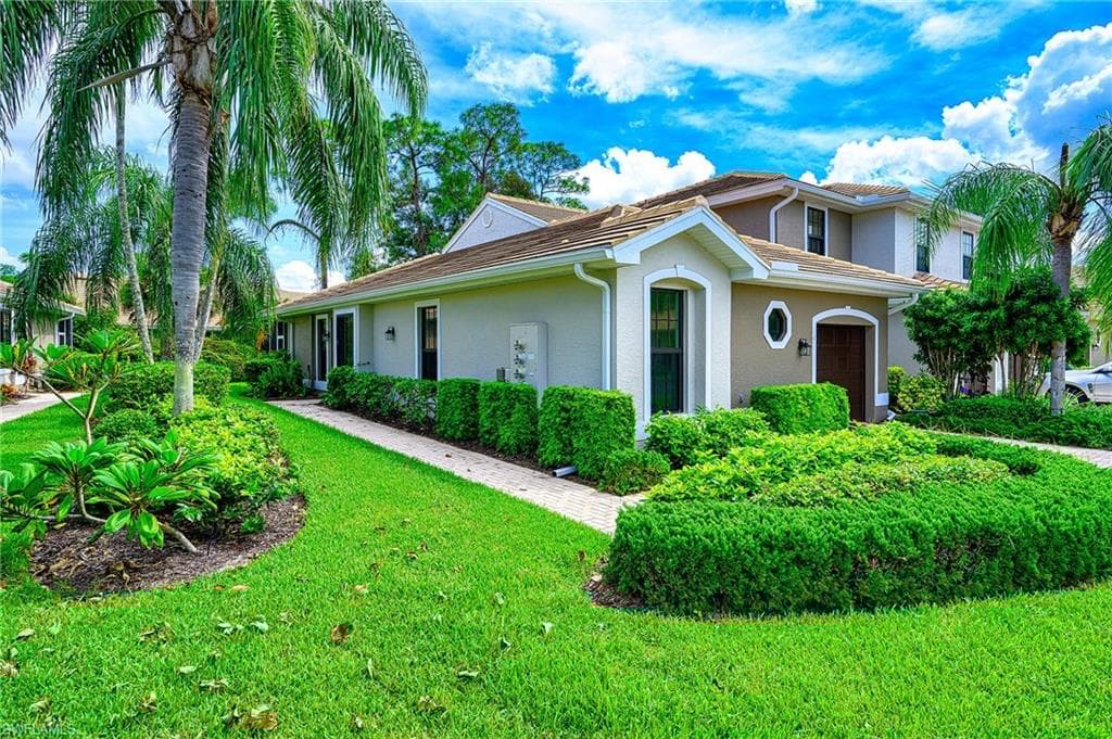 7670 Meadow Lakes Dr 1501, Naples, FL 34104-2