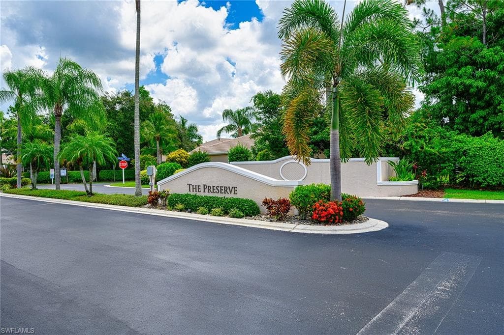 7670 Meadow Lakes Dr 1501, Naples, FL 34104-4