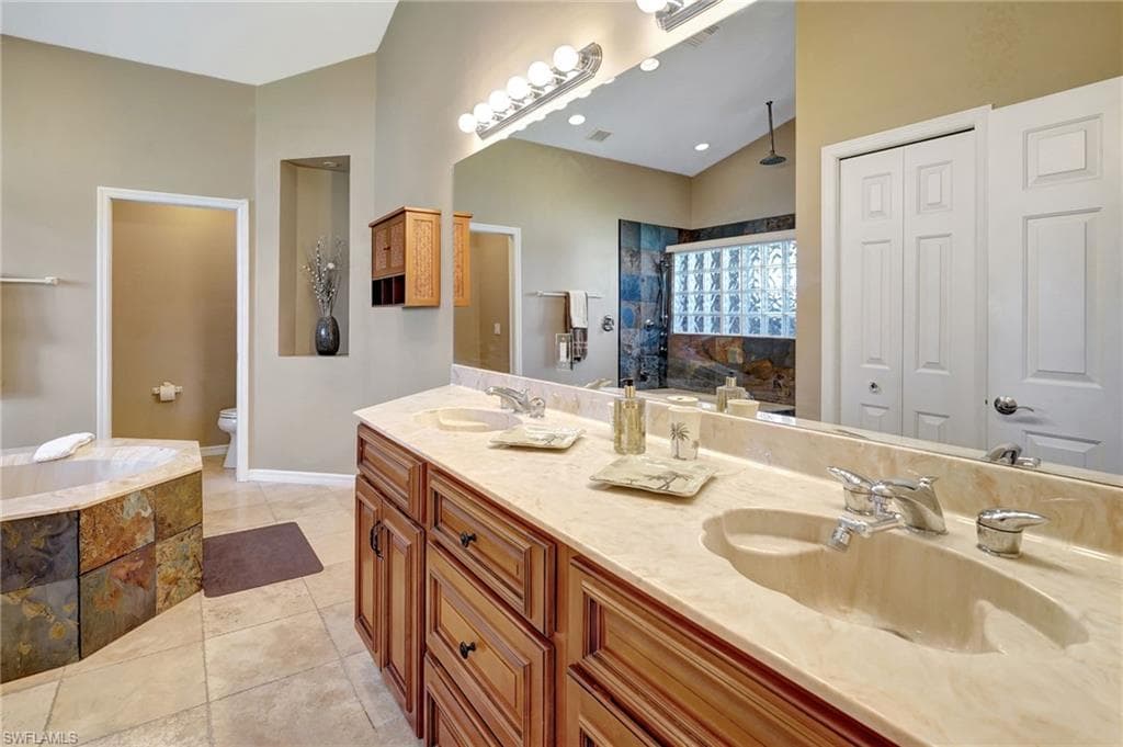 1330 11th St SW, Naples, FL 34117-11