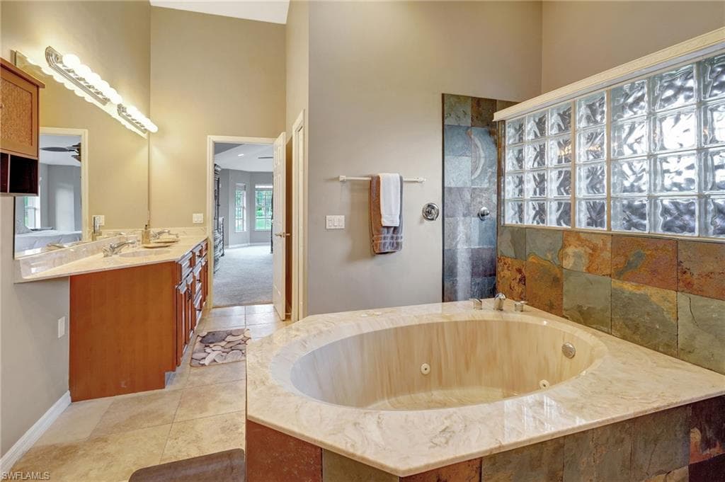 1330 11th St SW, Naples, FL 34117-13