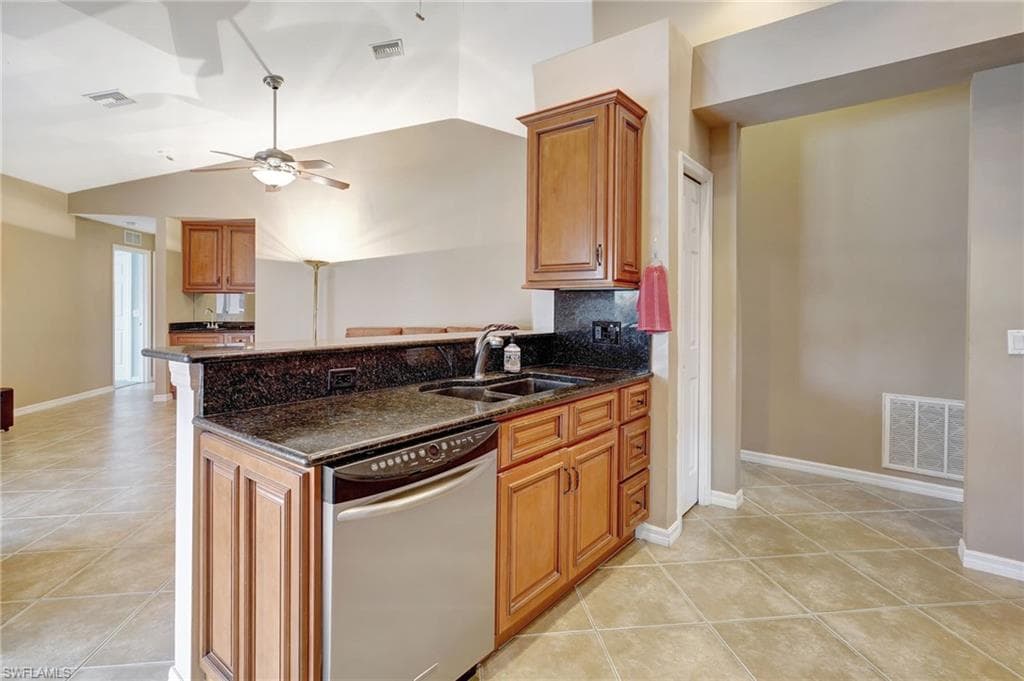 1330 11th St SW, Naples, FL 34117-15