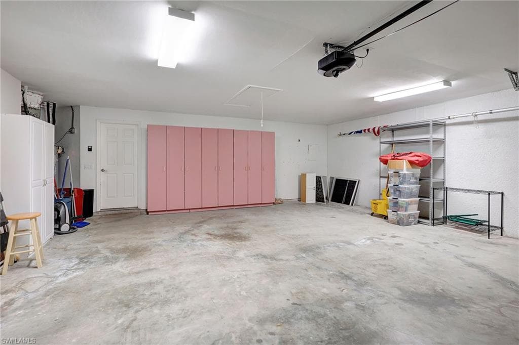1330 11th St SW, Naples, FL 34117-23